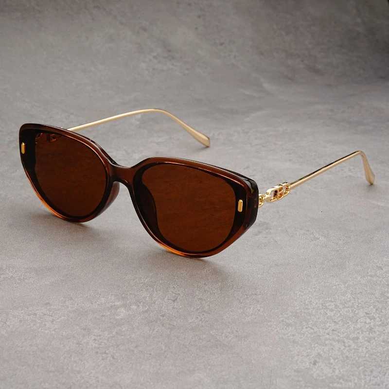 2025 New Vintage Fashion Small Cat Eye Sunes Ladies Metal Leg Sun es Wen Retro Luxury Designer UV400 GafasW251023