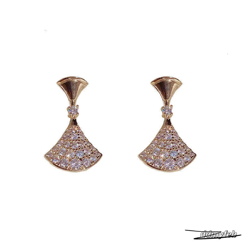 Elegant Needle Drop - Small Fan-Shaped Dangle Earrings With Shiny Diamante Accents Ddmyfeb