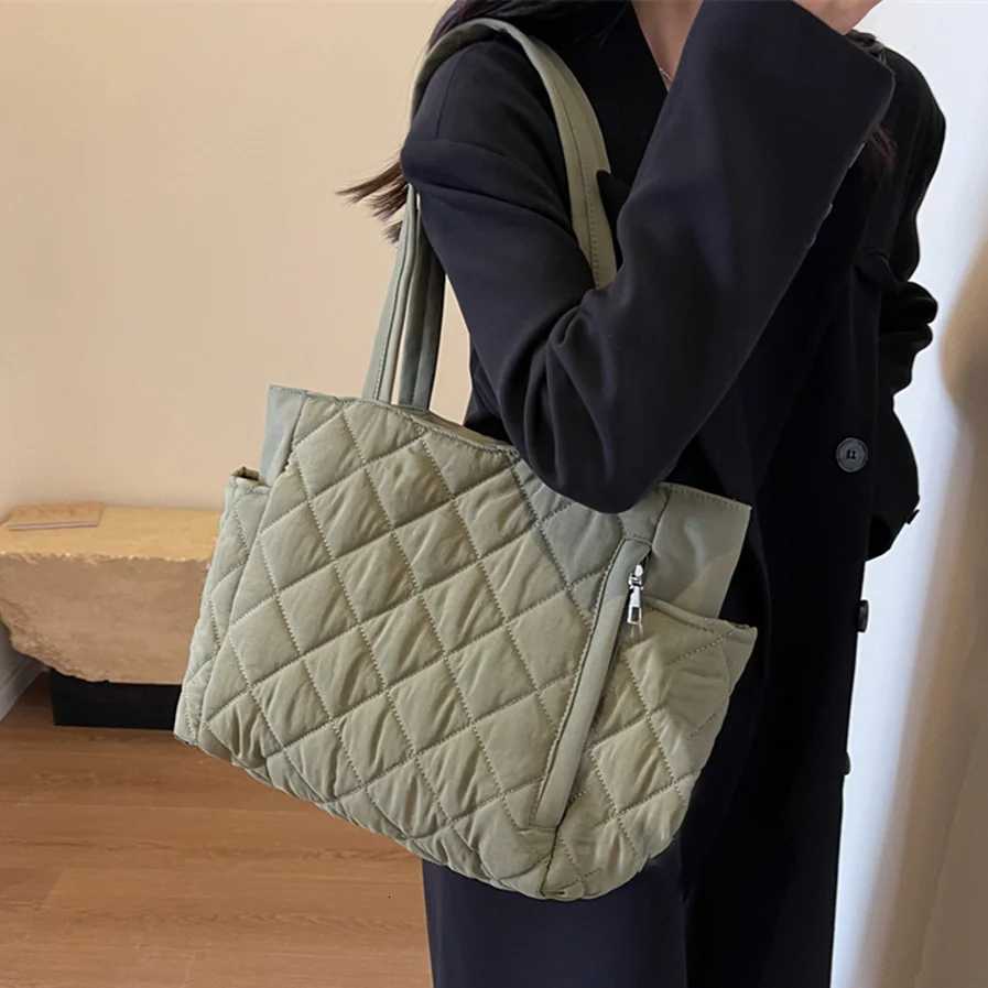 Women Padding Shoulder Bag Ladies Padded Hobo Handbag Travel Shoulder Bag Large Capacity Down Satchel Bag Shopping Tote BagL251023