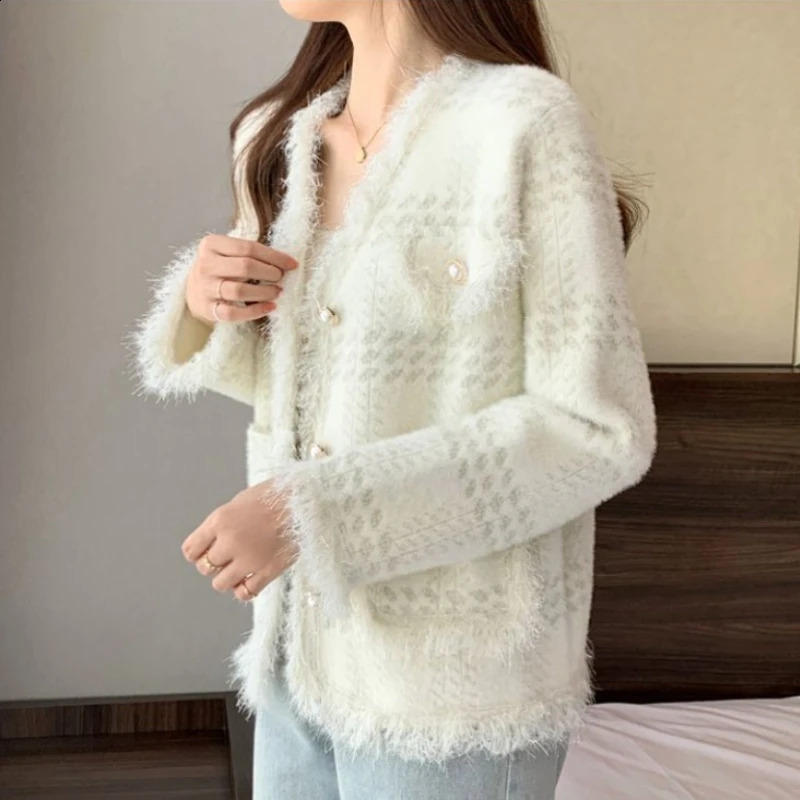 Cardigan for Women Fringe Novelties in Casual Youth Korean Style Lightweight Clothing Sales Y2k V Neck Knitted Sweater Woman 251022
