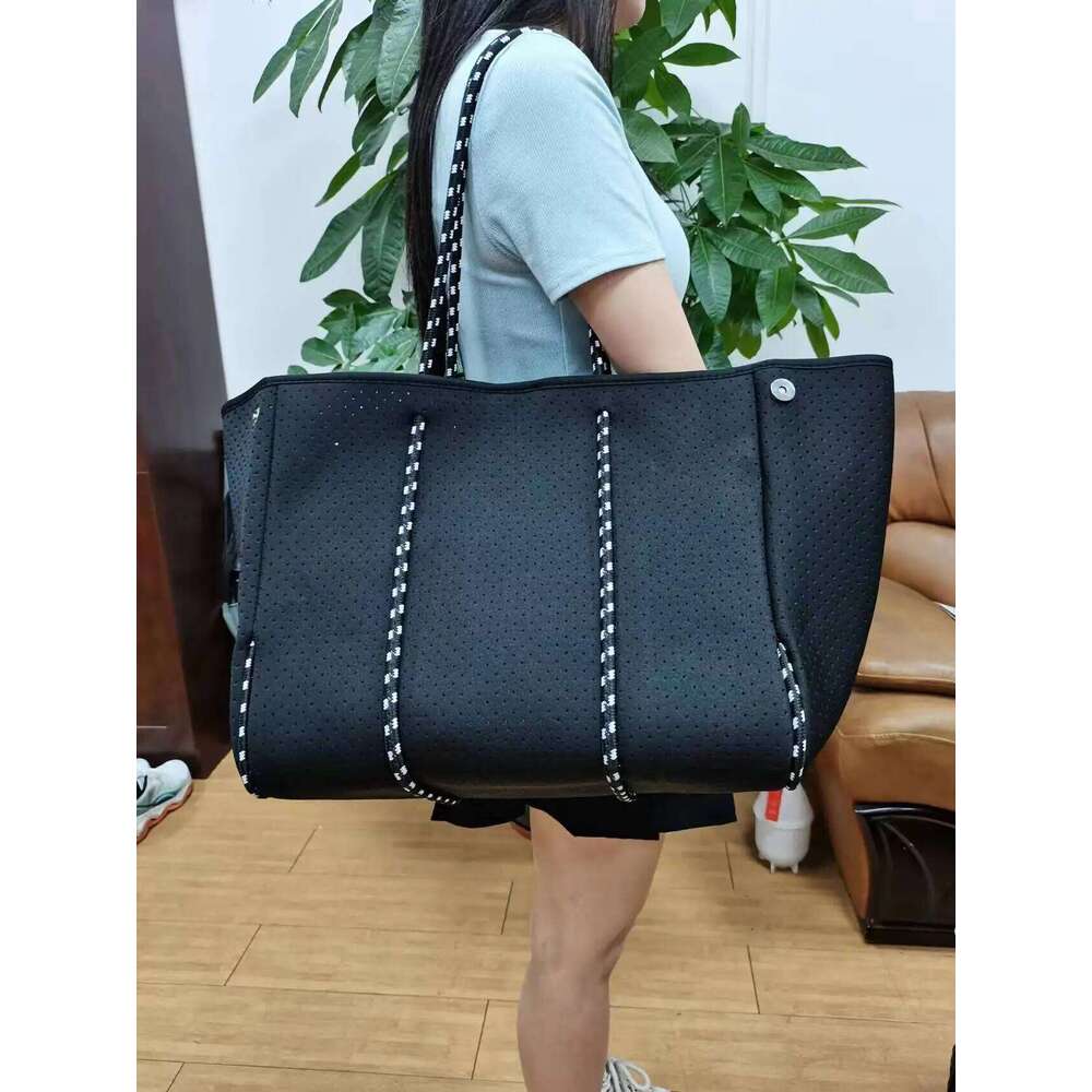 Hot Sale Travelling New Arrival Women Perforated Tote Bag With Small Purse Large Neoprene Beach Handbag