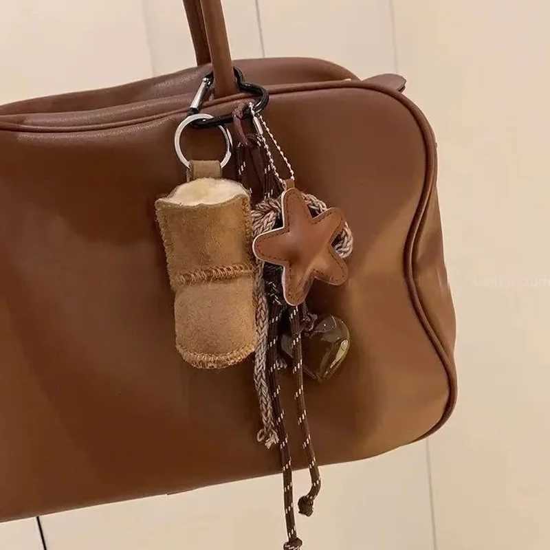 Cute Snow Boots Phone Pendant Chain Accessories Aesthetic Shoes Heart Shap Bag Decoration Keychain Gift Z251023