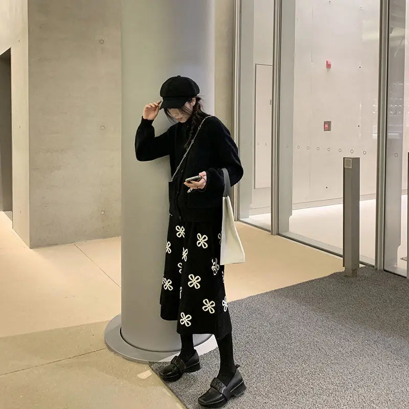 Korobov Vintage Floral Sweet Elegant Black Skirts Korean High Waist ALine Faldas Mujer Autumn Knitted Sweater Skirt 251020