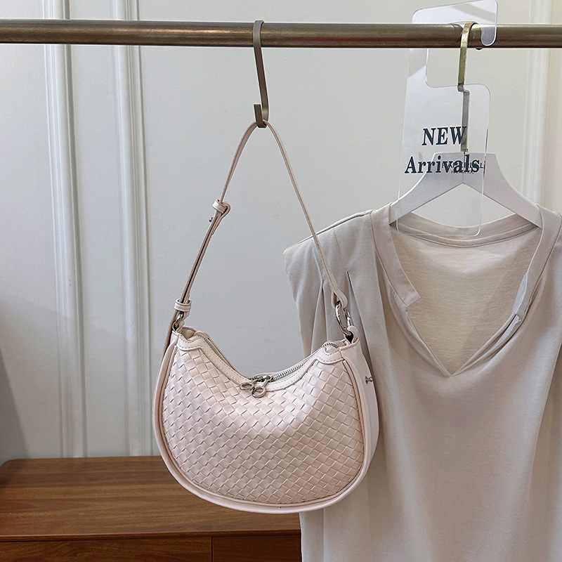 Luxury Brand Designer Bag 2025 New Niche Handwoven Crescent Handbag Textured Single Shoulder Underarm Bag Fashion Commuter Crossbody Bag