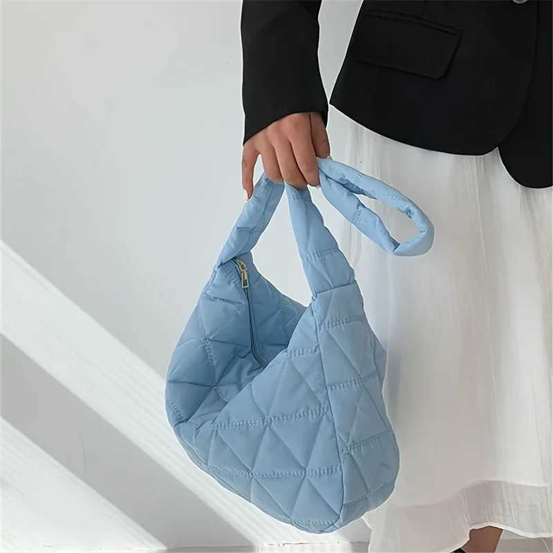 Stylish Quilted Puffer Crossbody Tote Bag Ideal for Daily Use Fashionable Shoulder Bag with Convenient Quilt Stitch DesignL251023