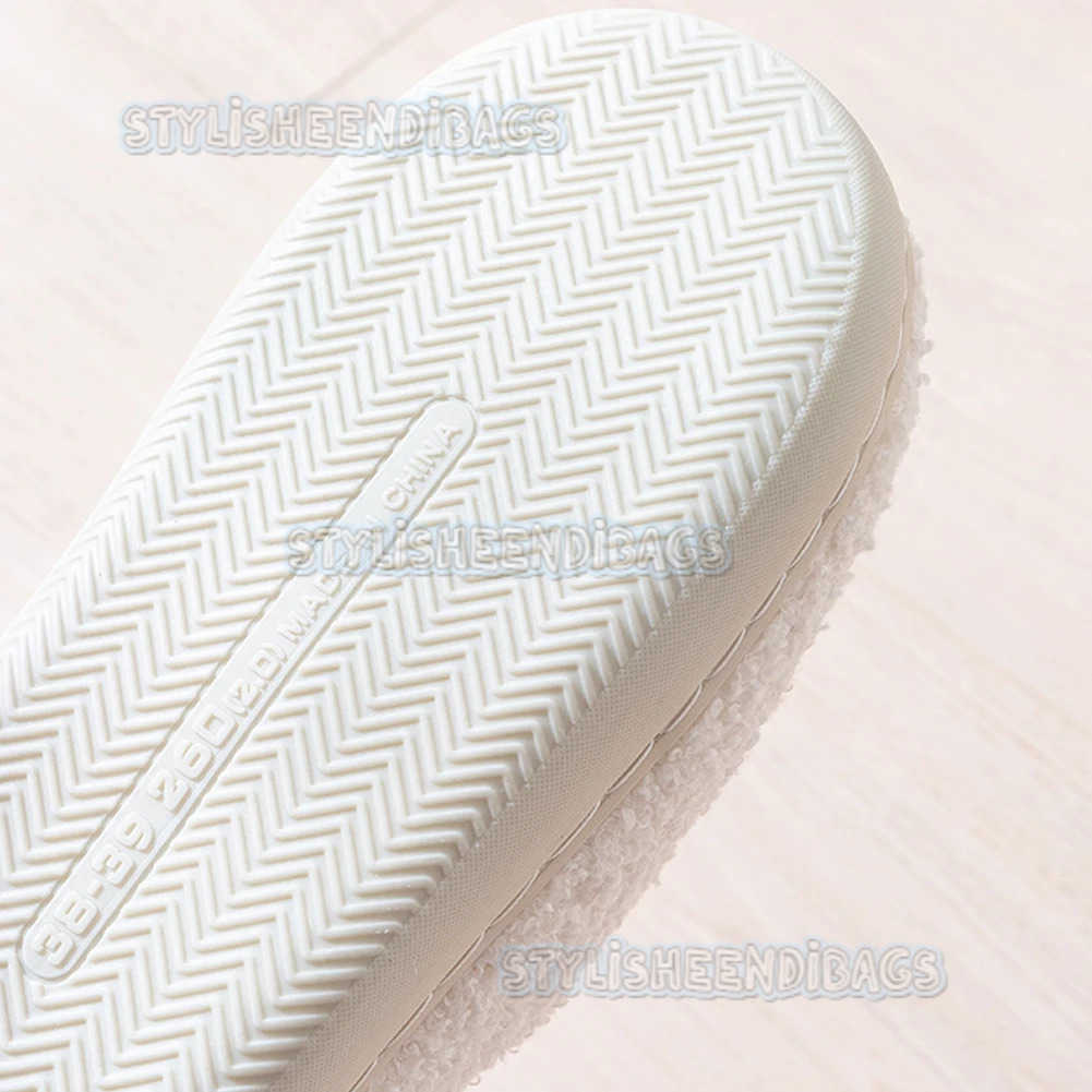 Christmas Fuzzy Indoor Slippers Cozy Santa Claus Fluffy Fur Slippers Anti Slip Plush Closed Toe Slippers Plaid for Winter Indoor H251023