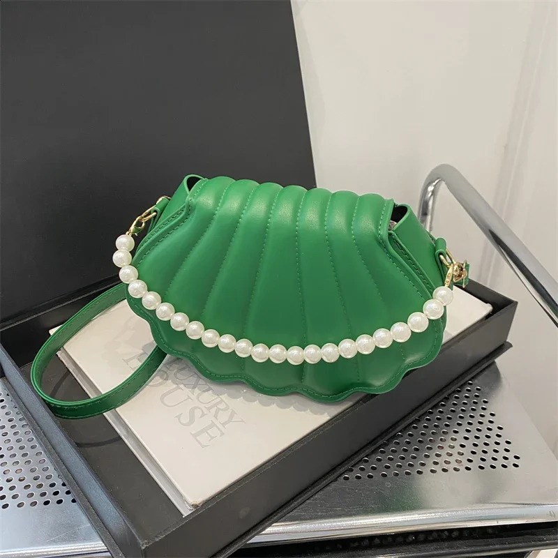 French Pearl Chain Handbag Women Seashell Fashion Shoulder Bag PU Leather Clutch Purse Novelty Solid Chic Hobo Bag Small Satchel251023