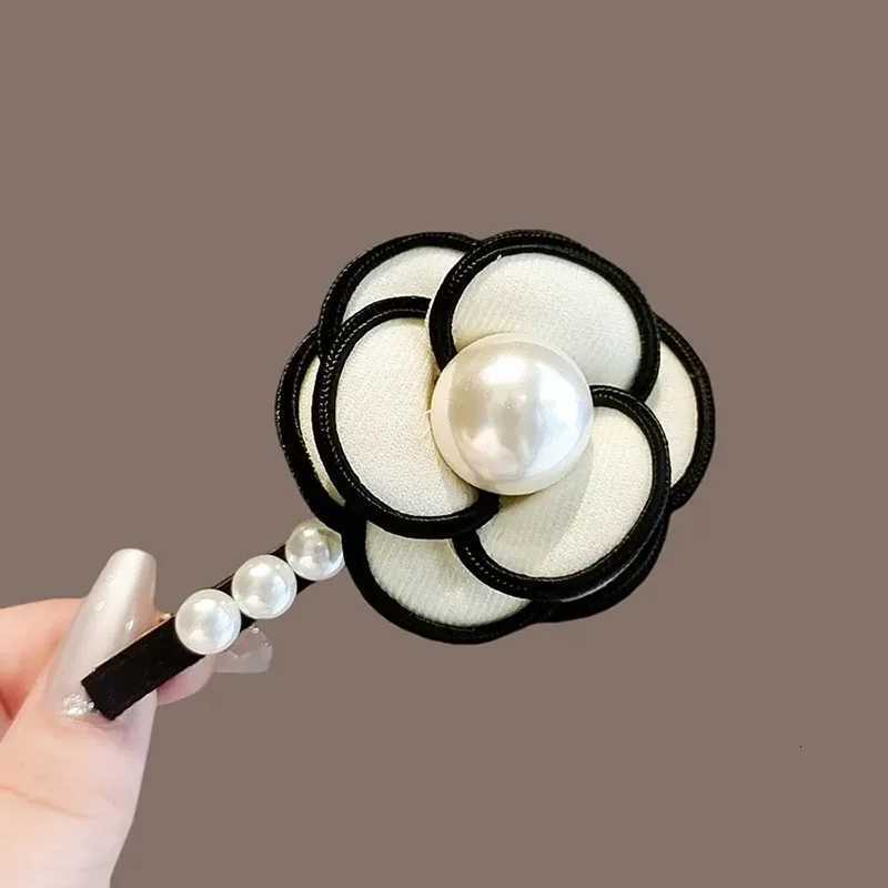 Korean Style Wen Girls Fashon Elegant Pearl lia Brooches Pins Exquisite Design La Classic Wedding Party Corsage Badg Y251023