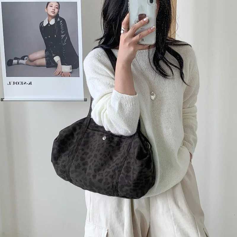Vintage Trendy Messenger Bag Nylon Leopard Print Women Shoulder Bag Korean Style Minimalist Handbag Guangzhou High Quality BagL251023
