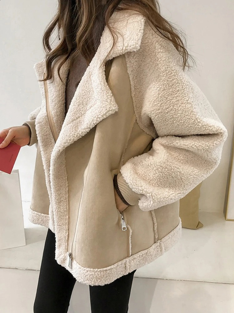 Autumn Winter in Loose Retro Fur Integrated Suede Jacket Womens Short Casual Warm Lamb Fleece Motorcycle Tops 251018