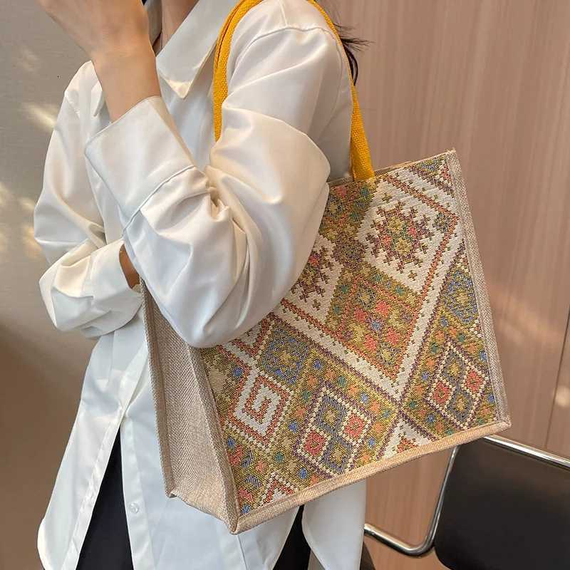 2025 NEW ethnic style Hot selling large capacity commuter bag female 2023 new fashion single shoulder Tote bag national styleL251023