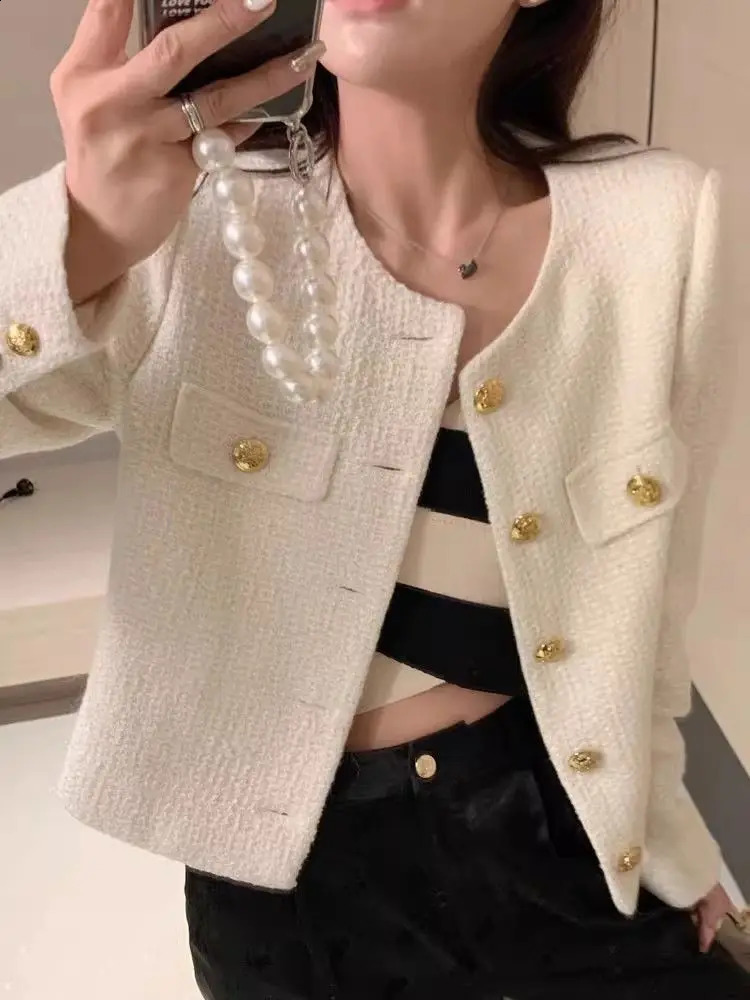 French Wool Tweed Coat Fashion Highend Gold Button Short Slim Temperament Spring and Autumn Korean Jacket 251018