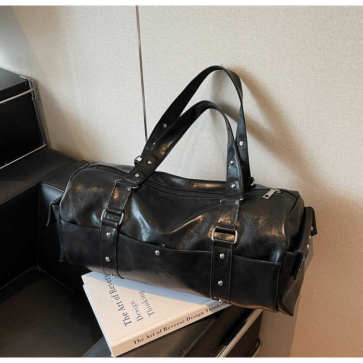 Shortdistance Travel Bag Large Capacity Simple Casual Shoulder Crossbody Bag Light Luxury Commuter Bag Highquality Sports Fitness Bag W251023
