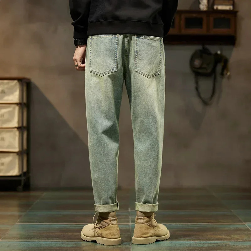 2025 Autumn and Winter Loose Versatile Harem Pants Retro Simple Fashion Solid Color Comfortable Jeans for Men 251018