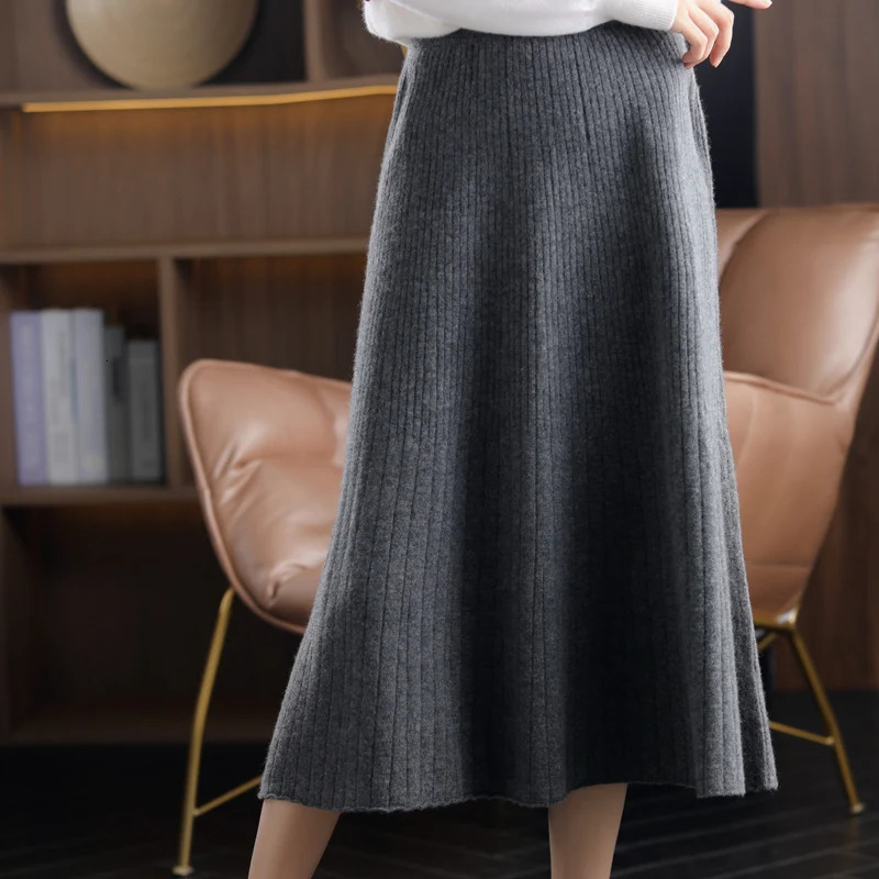 Autumn HighWaist 100Pure Wool Pleated Long Skirt Womens Knit Base Skirt Fashion Pack Hip ALine Cashmere Large Skirt 251020