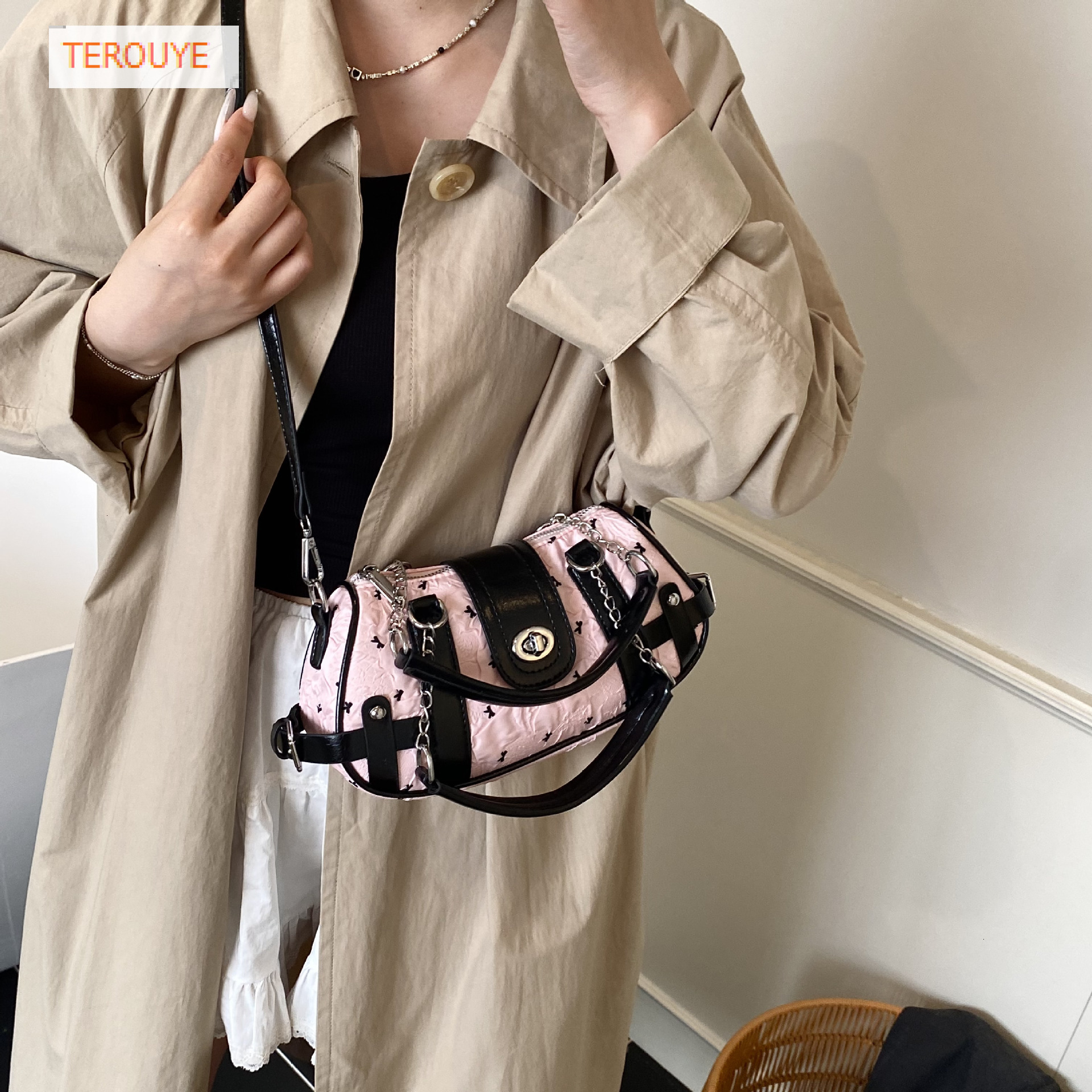 Sweet and cool motorcycle style Y2K spicy girl handbag autumn and winter new fashionable armpit bag trendy women's shoulder bag luxurious designe