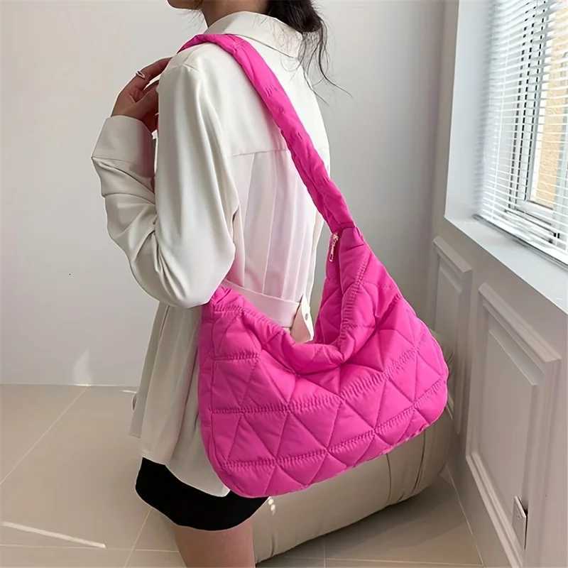Stylish Quilted Puffer Crossbody Tote Bag Ideal for Daily Use Fashionable Shoulder Bag with Convenient Quilt Stitch DesignL251023