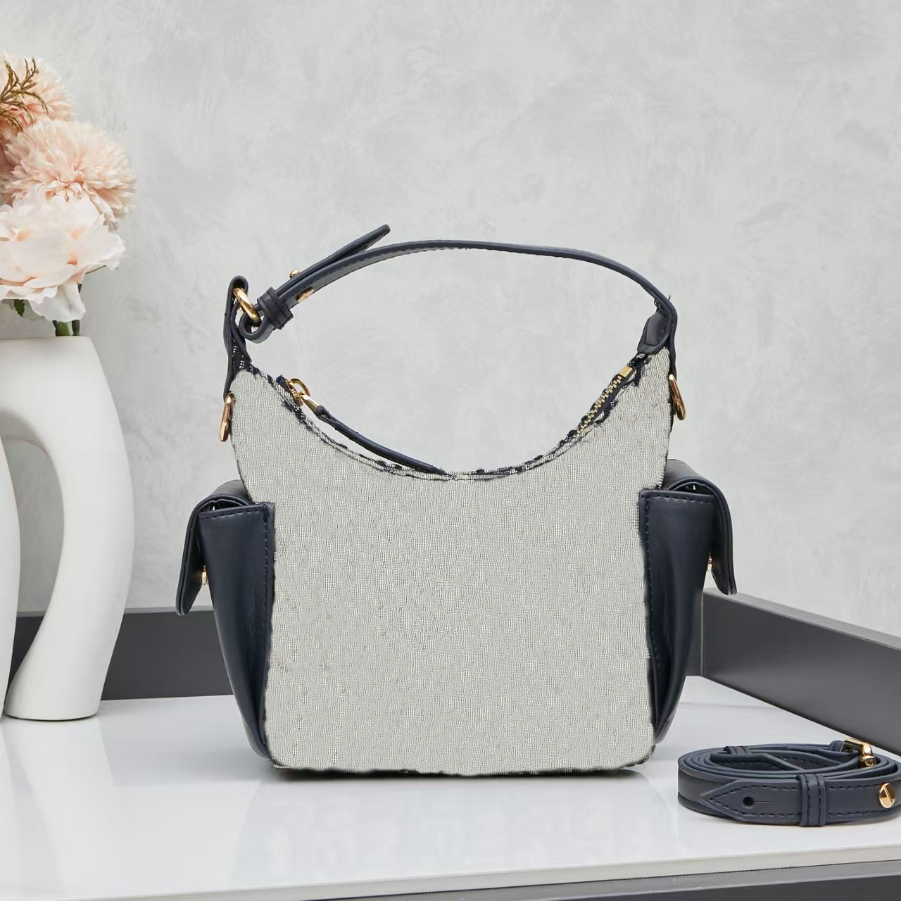 Designer bag shoulder bag ladies bag makeup bag crossbody bag handbag D6263