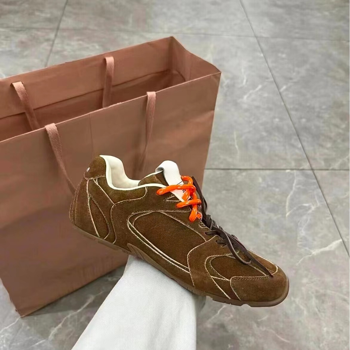 New shoes for men and women, classic retro Forrest Gump shoes, casual shoes, designer shoes, fashionable and trendy sports retro shoes, walking shoes