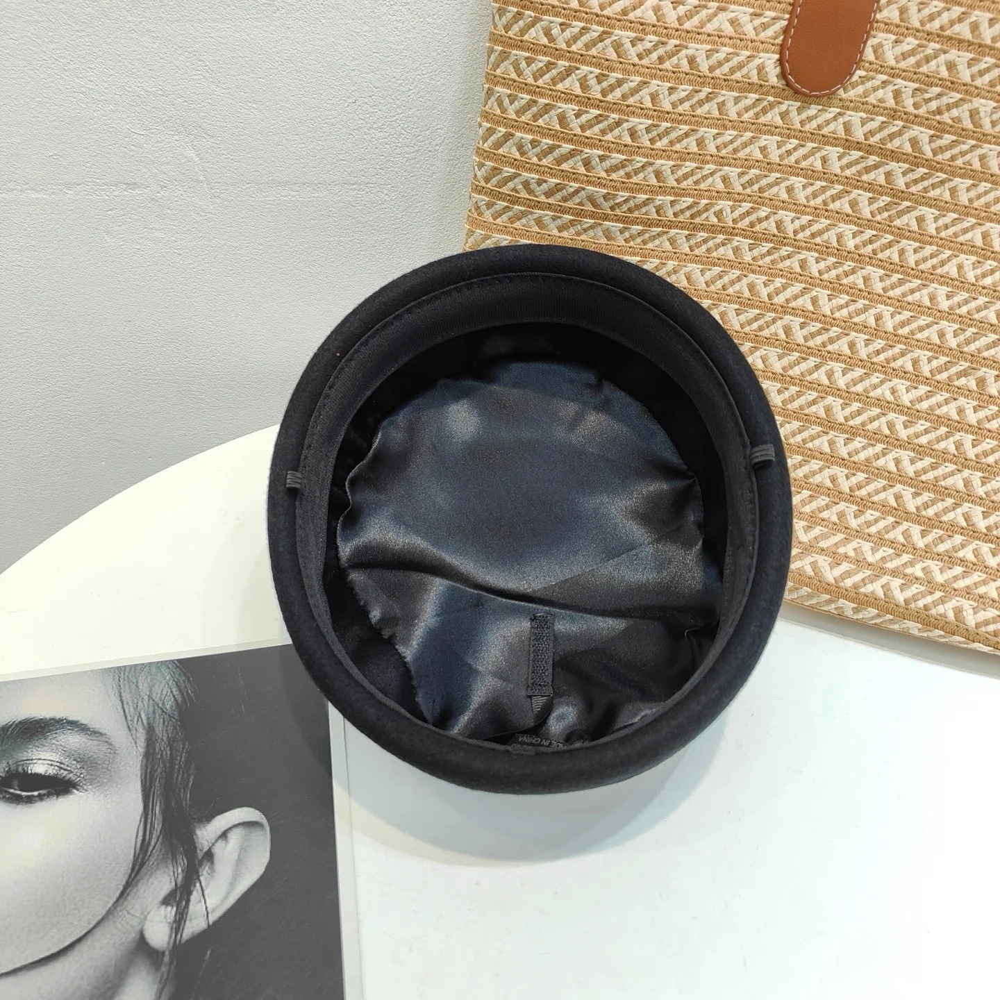 Womens Hard Top Wool Beret Hat White Black Khaki Wool Felt sboy Hat Fashion Retro Fascinating Hostess Formal er 251022