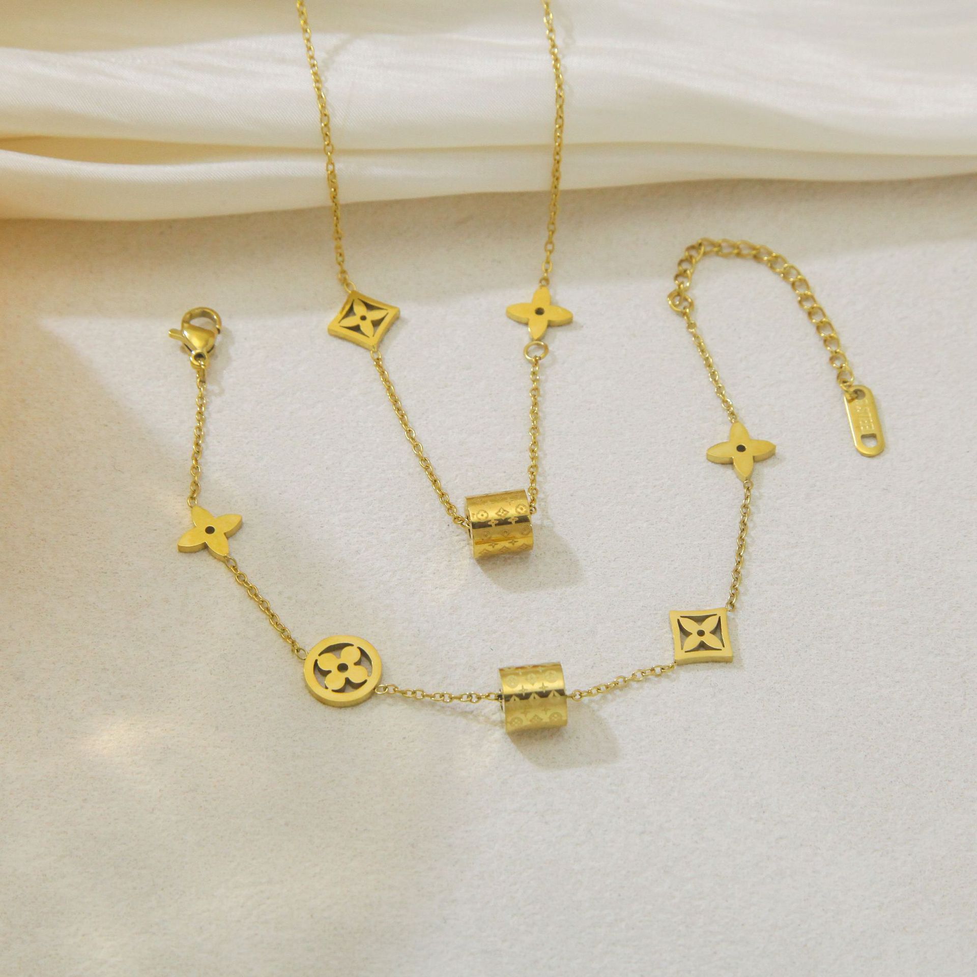 Designer Necklace For Women's Earrings Titanium Steel Gold Necklace Bracelet Collection Personality Simple Style Luxury Fashion Jewelry Women Nec