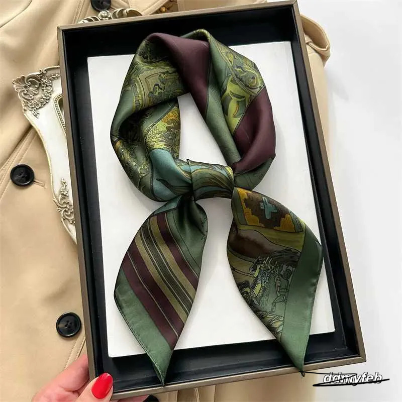 Animal Scarf: 27.5 Square Silk Bandana Scarf For Women - 70S Headband Style, Breathable Green Horse Print Ddmyfeb
