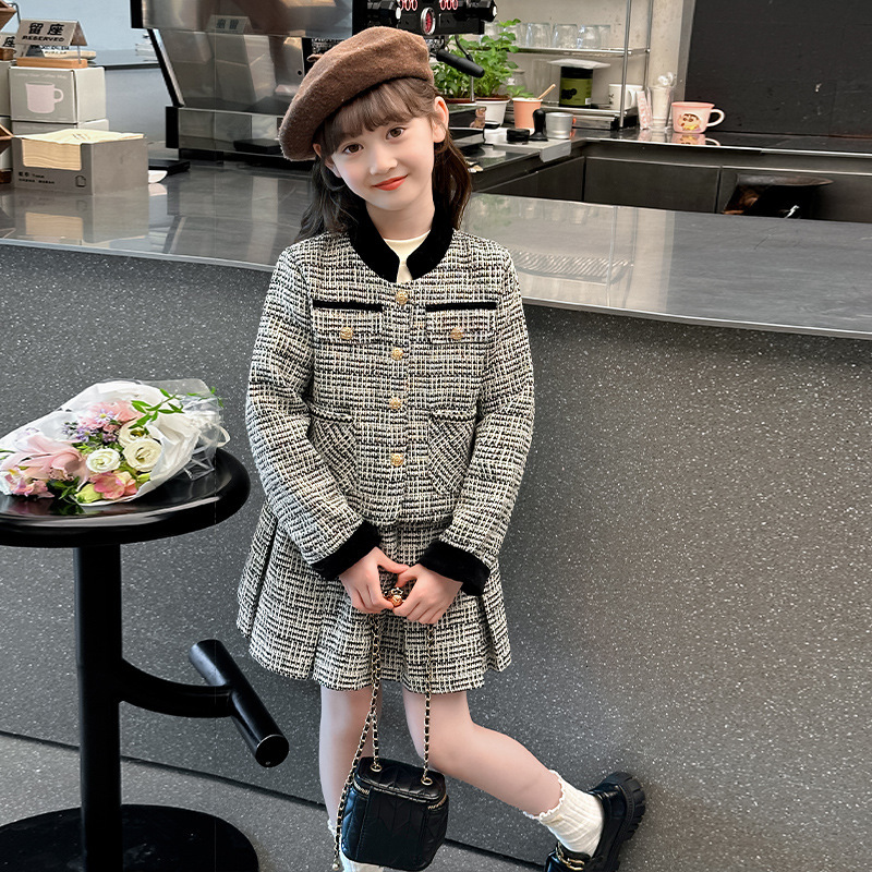 Children's designer fashion autumn and winter set, new twill fabric two-piece set, fashionable girl pleated skirt set, fashionable