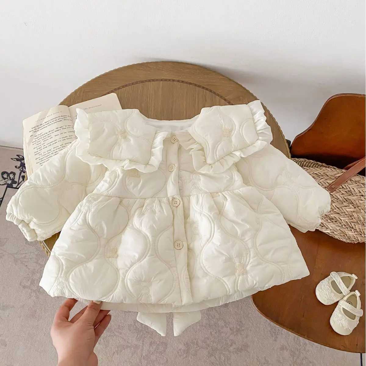 Girls Cotton Coats Winter Outfit New Fashion Plush Cotton Jacket Baby Top Winter Children Clothing Warm Solid Coat Y251023