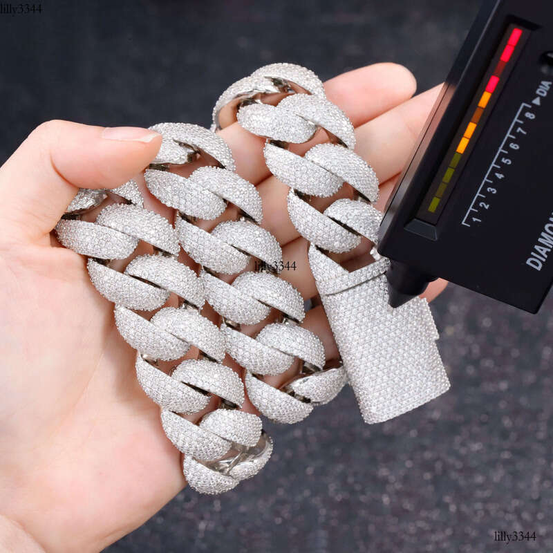 Yu Ying Hot Sale Full Iced Out Moissanite Heavy 17MM 20MM 22MM Wide S Solid Gold Plated Cuban Link Chain Necklace aaa