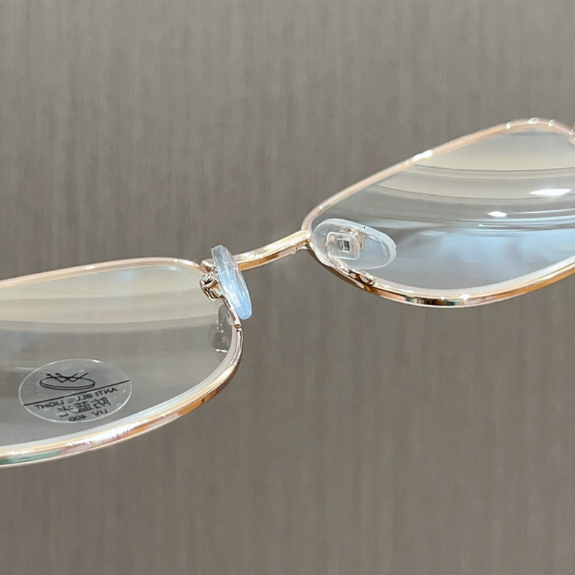 Ultra-light Rose Gold Metal Frame Glasses for Women with Myopia, Customizable Prescription, Elegant and Sophisticated Small Face Eyeglass Frames