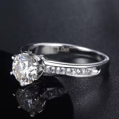 HighEnd Classic Fashion S925 Sterling Silver Wedding Ring for Women New Release Moissanite Diamond Jewelry