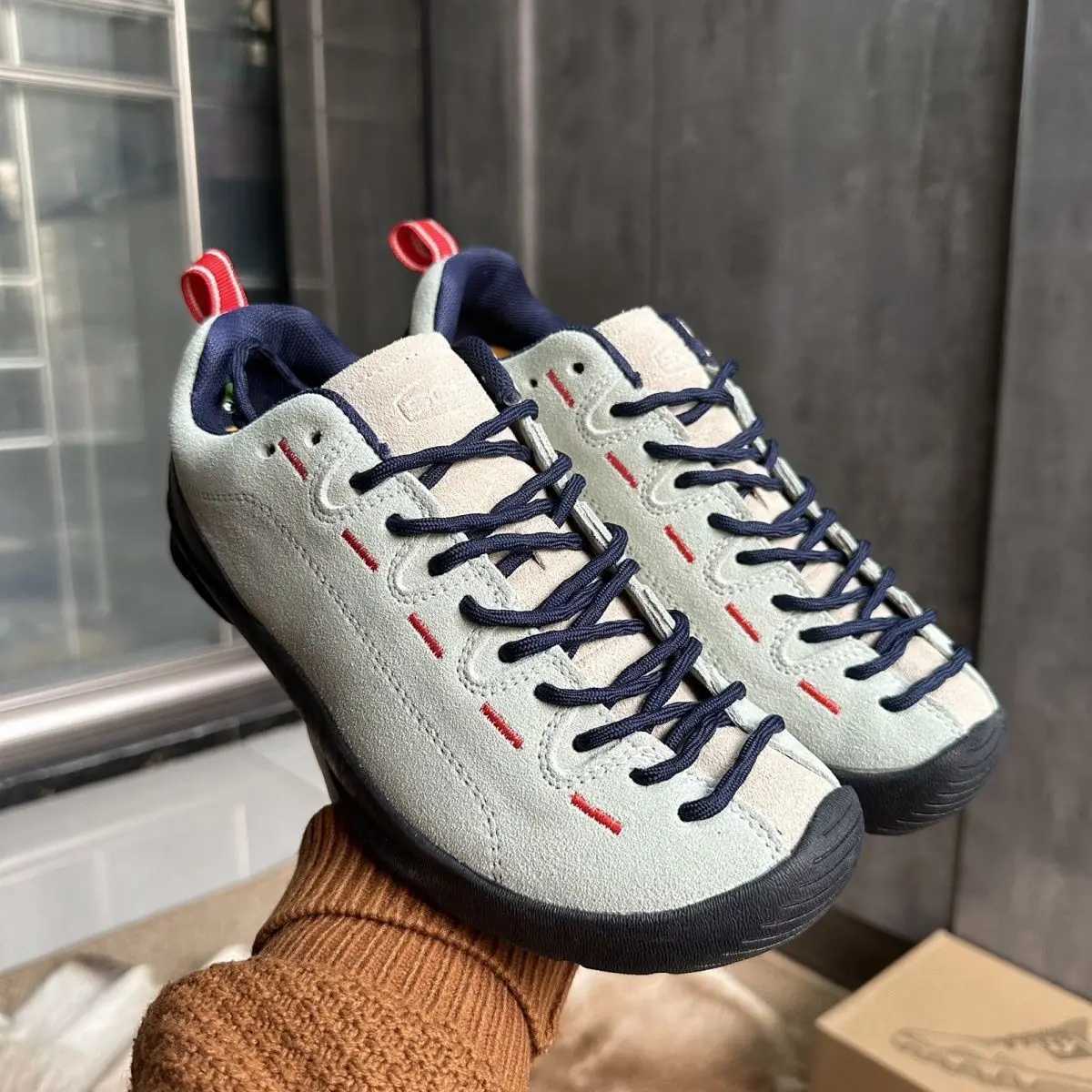 Rock Climbing Shoes Outdoor Mens Climbing Shoes New Professional Indoor Outdoor Climbing Shoes Nonslip Breathable J251023