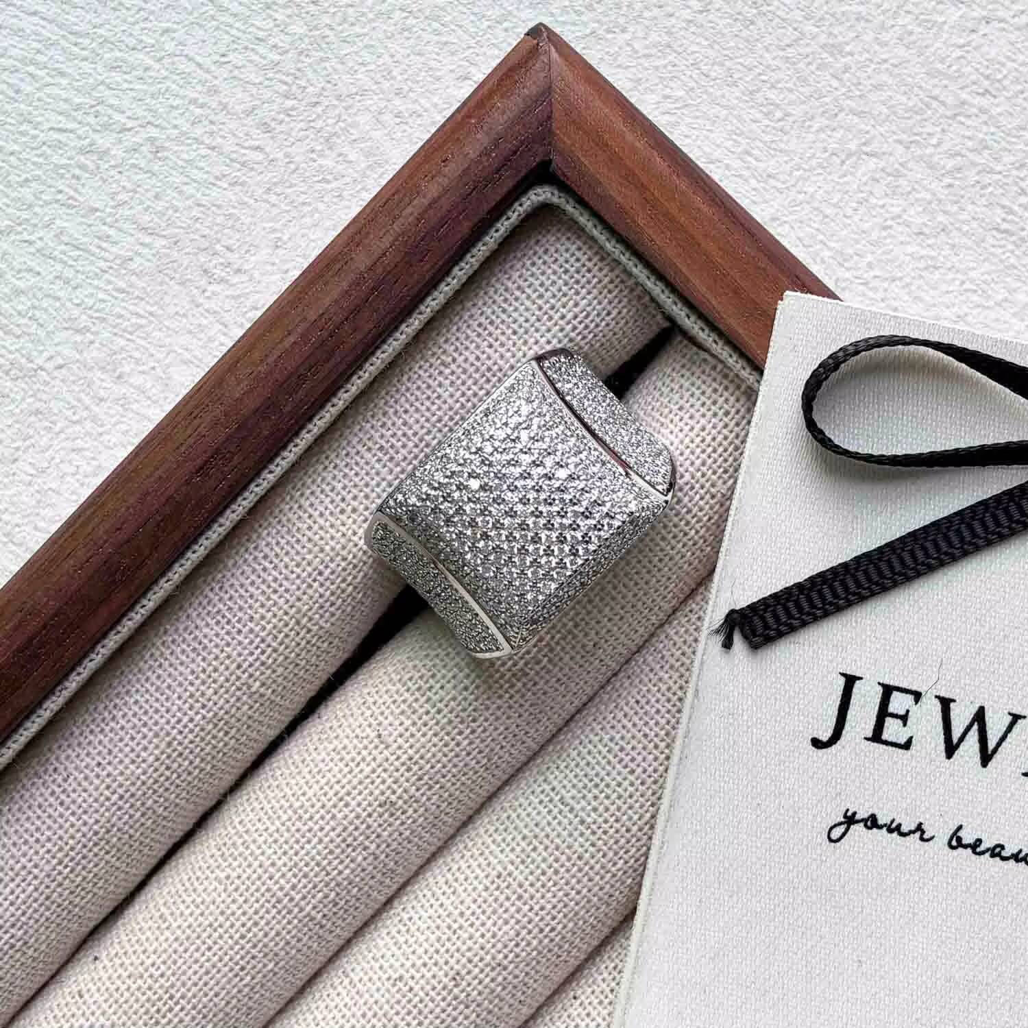 Fine Jewelry Fashionable 19ct Big Moissanite Diamond Gemstone Ring S925 Sterling Silver for Weddings Engagements