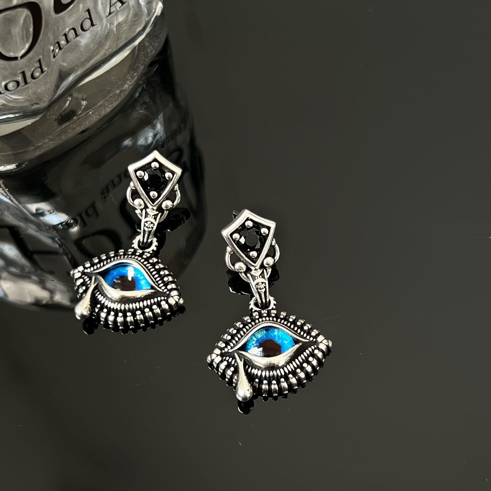 Designer necklace for woman Alloy studded diamond zircon devil's eye pendant necklace, fashionable and exquisite sweater chain Halloween gift