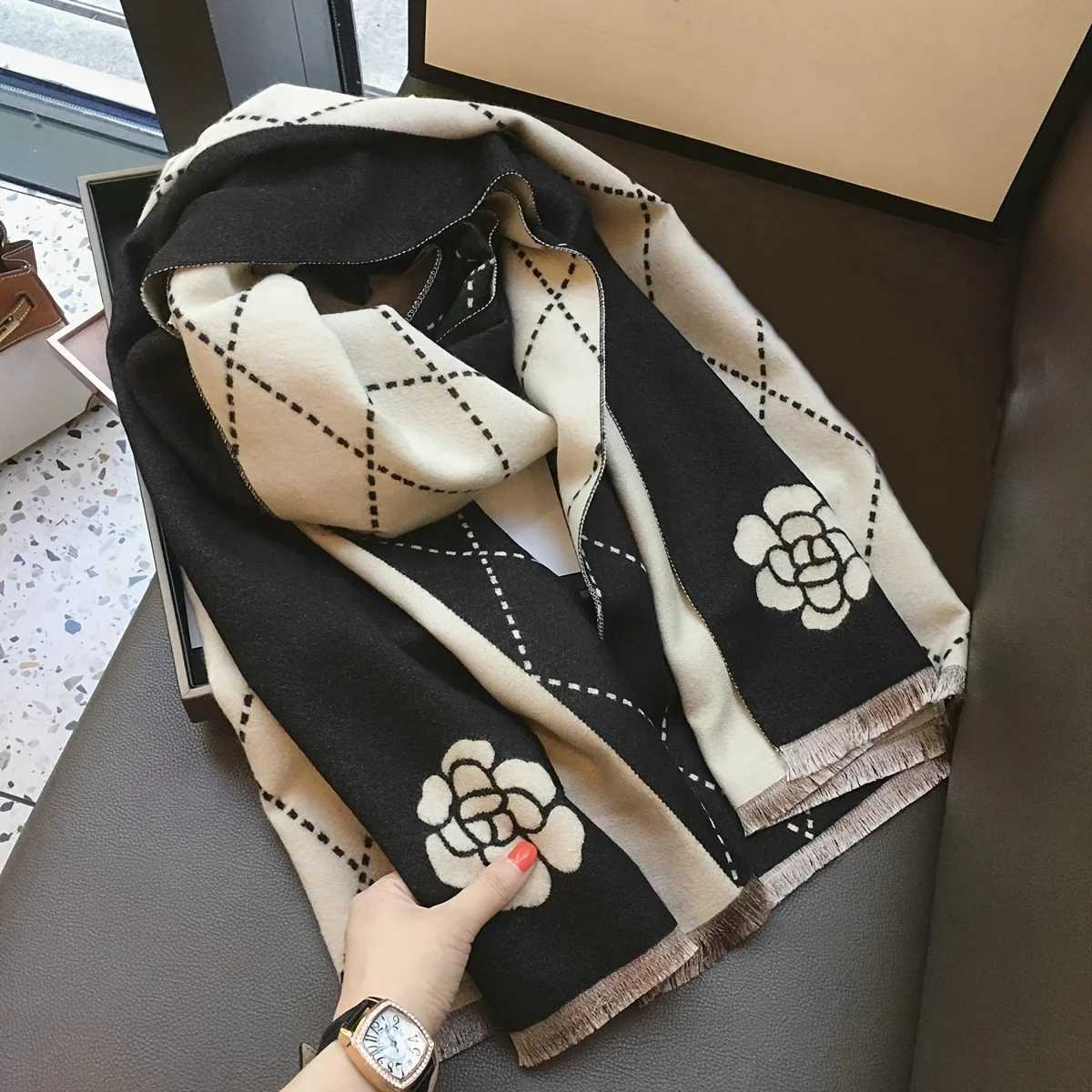 Geometric Camellia Jacquard Scarf Elegant Stylish Imitation Cashmere Fringe Shawl Women Autumn Winter Versatile Warm Wrap Scarf J251113