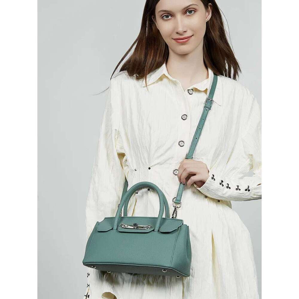Genuine Leather First Layer Cowhide Boston Women's 2025 New Commuter Versatile Bowling Shoulder Niche Crossbody Hand Bag