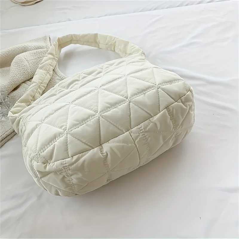 Stylish Quilted Puffer Crossbody Tote Bag Ideal for Daily Use Fashionable Shoulder Bag with Convenient Quilt Stitch DesignL251023
