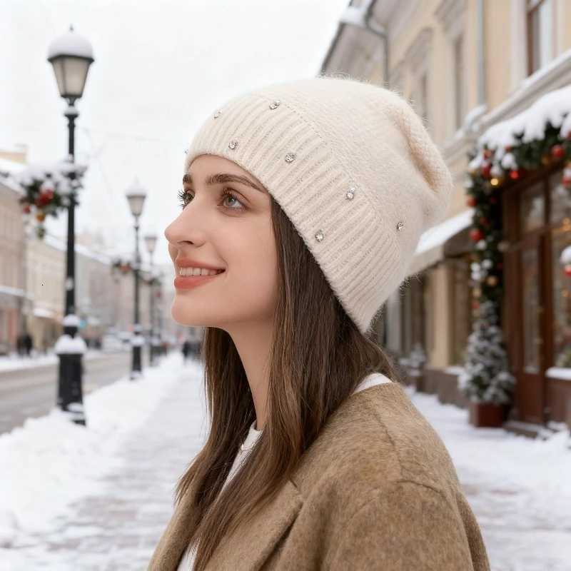 1pc women fleece Winter beanie Hat with diamond DecorationBlend Warm Cap Y2K Female Casual Streetwear Knitted Hat for outdoorXJ251023