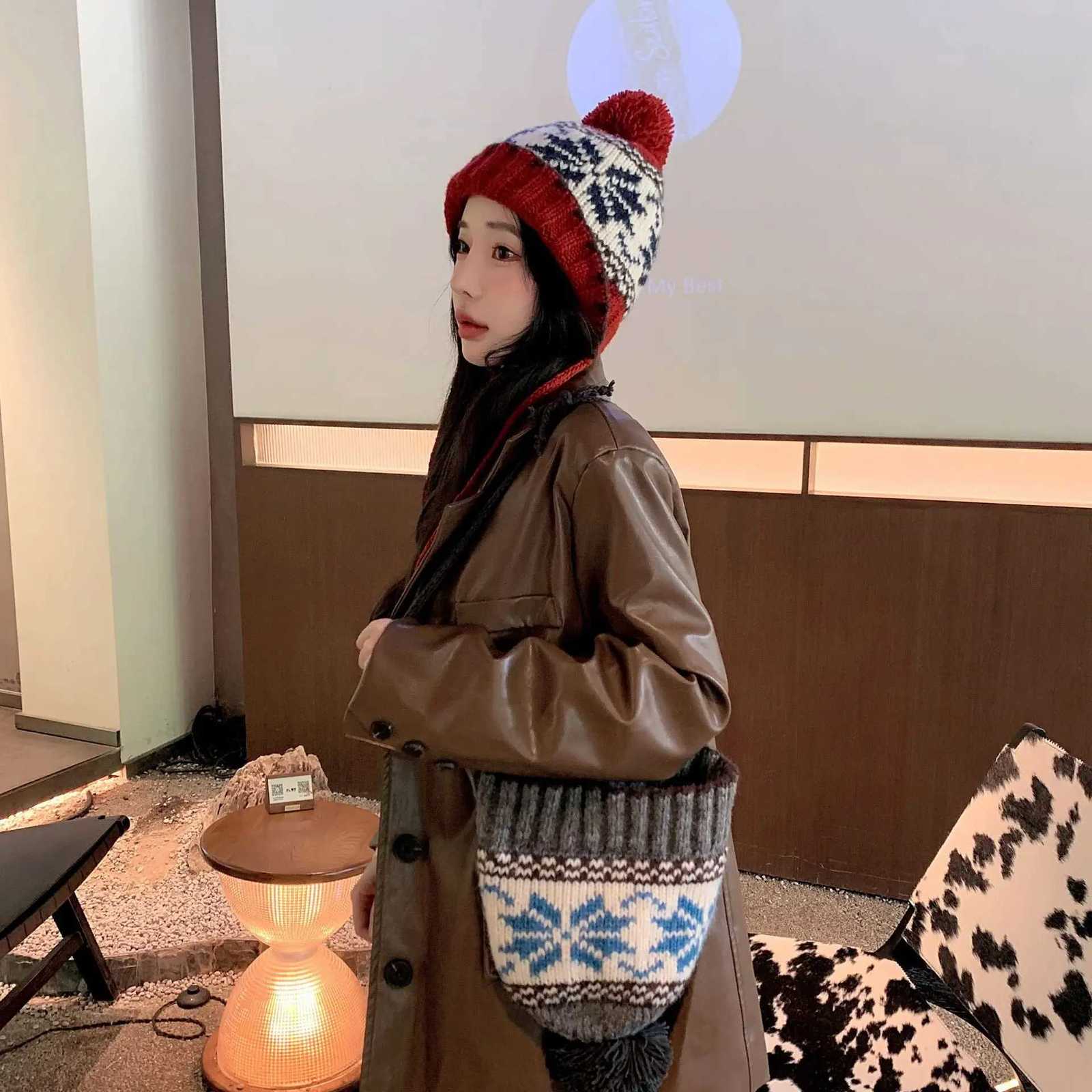 Contrasting Color Versatile Small Face Winter Warmness Jacquard Knitted Hat Womens Large Head Circumference Ear Protection PomXJ251023