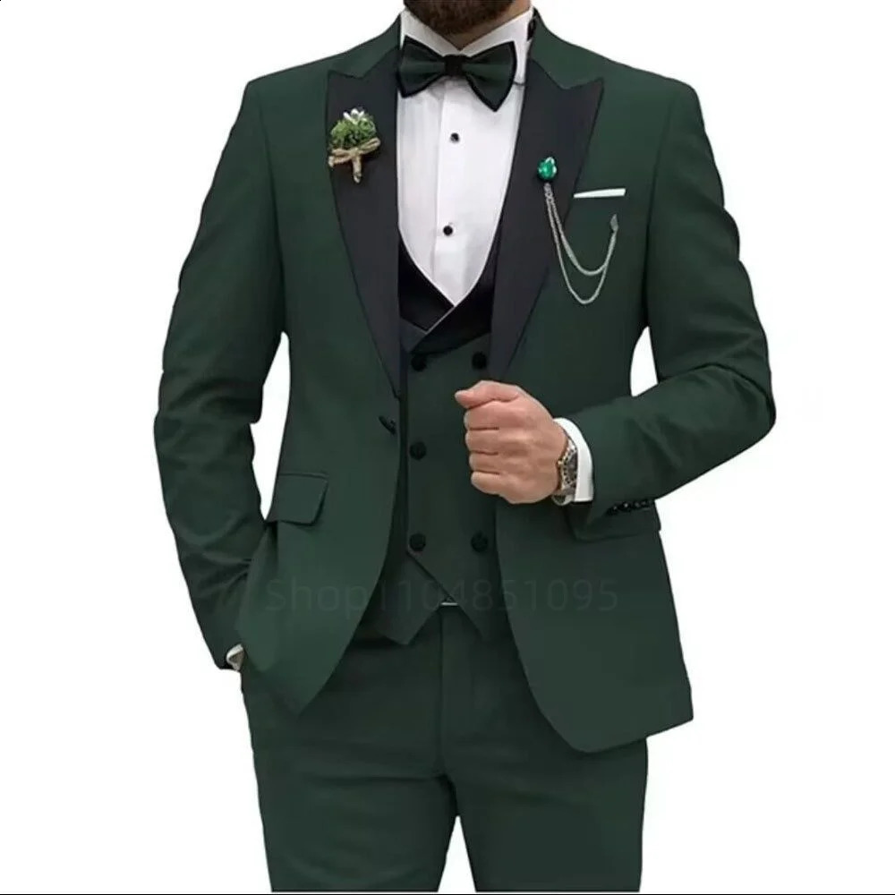 Elegant Rose Red 3Piece Mens Suit Slim Fit Double Breasted Blazer Vest And Pants Set for Wedding Groom Tuxedo Business Party 251023