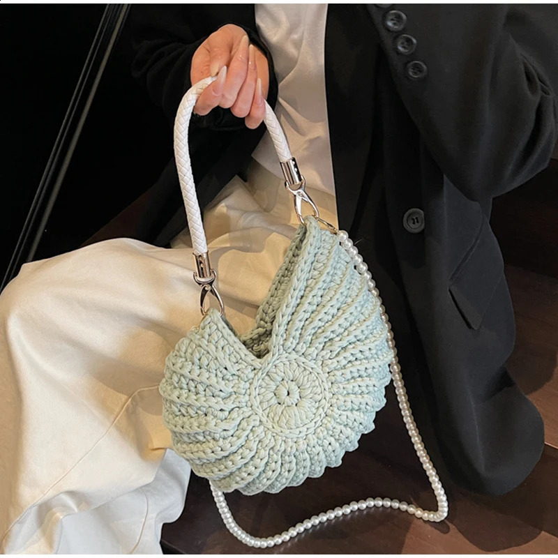 Handwoven Bag Womens Seaside Conch Shell Messenger Bag Cute Pearls Chains Handmade Weave Crossbody Bag Novelty Small Handbags251023