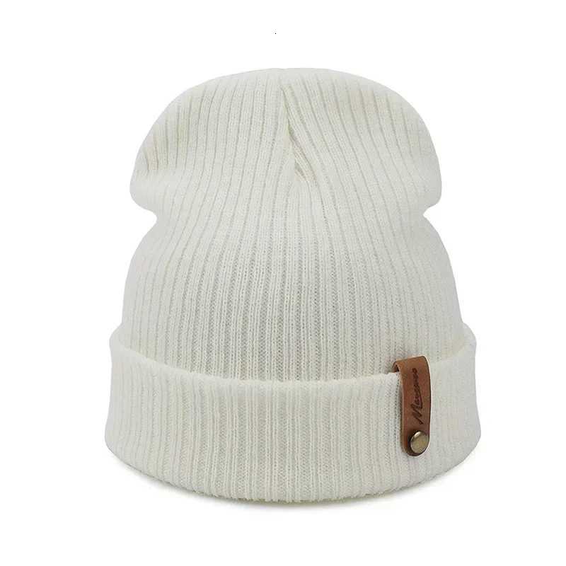 Knitted Hats for Men Wen Sklies s Warmer Bonnet Casual Monochratic Ma and Fa WinterW251023