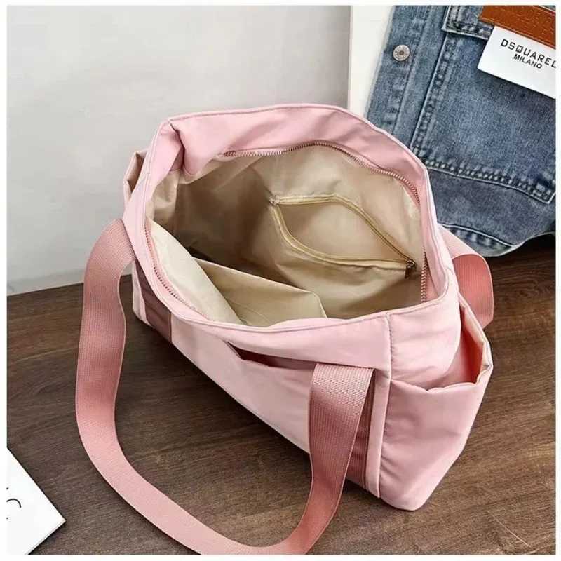 Solid Color Tote Bag 2025 New Womens Bag Commuting Shoulder Bag Leisure Simple Mommy Go Out Bag Large Capacity Nylon HandbagL251023