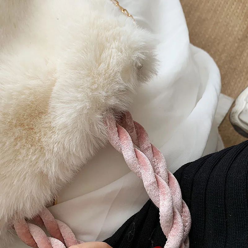 Cute Fashion Shoulder Bags Cherry Plush Tote Bag For Women Winter Warm Fluffy Bucket Simple Handbag 251018