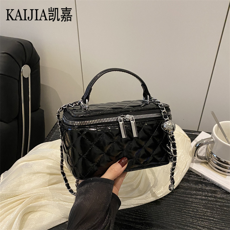 Luxury Brand Designer Bag New Women's Handbag Small Square Bag Personality Stylish Makeup Box Bag High-Value Chain Quilted Crossbody Bag