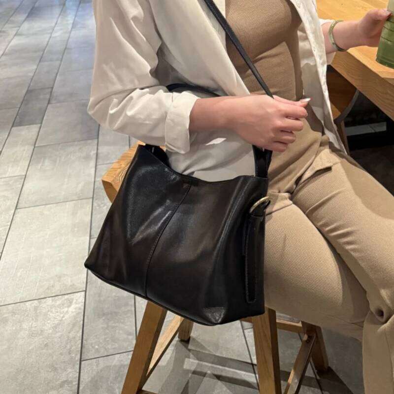 Jonlily Women Genuine Leather Shoulder Female Handbag Totes Casual Crossbody High Capacity Commuter Bag Purse -Kg2061 Mdng251023