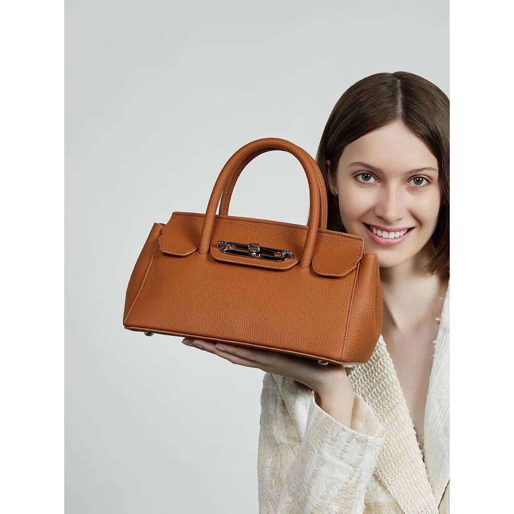 Genuine Leather First Layer Cowhide Boston Women's 2025 New Commuter Versatile Bowling Shoulder Niche Crossbody Hand Bag