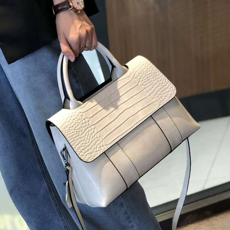 Luxury bag Fashion Genuine Leather New Handbag Tote for Women Commuting Versatile Large Capacity High end Feel Single Shoulder Crossbody Bag