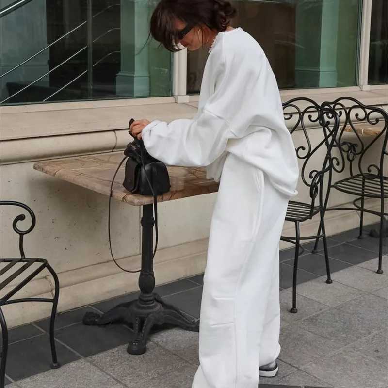 2025 Autumn Winter Fashion Sports Suit Fashionable Solid Color Loose Longsleeved Top And Casual Sports Trousers Twopiece SetT251022