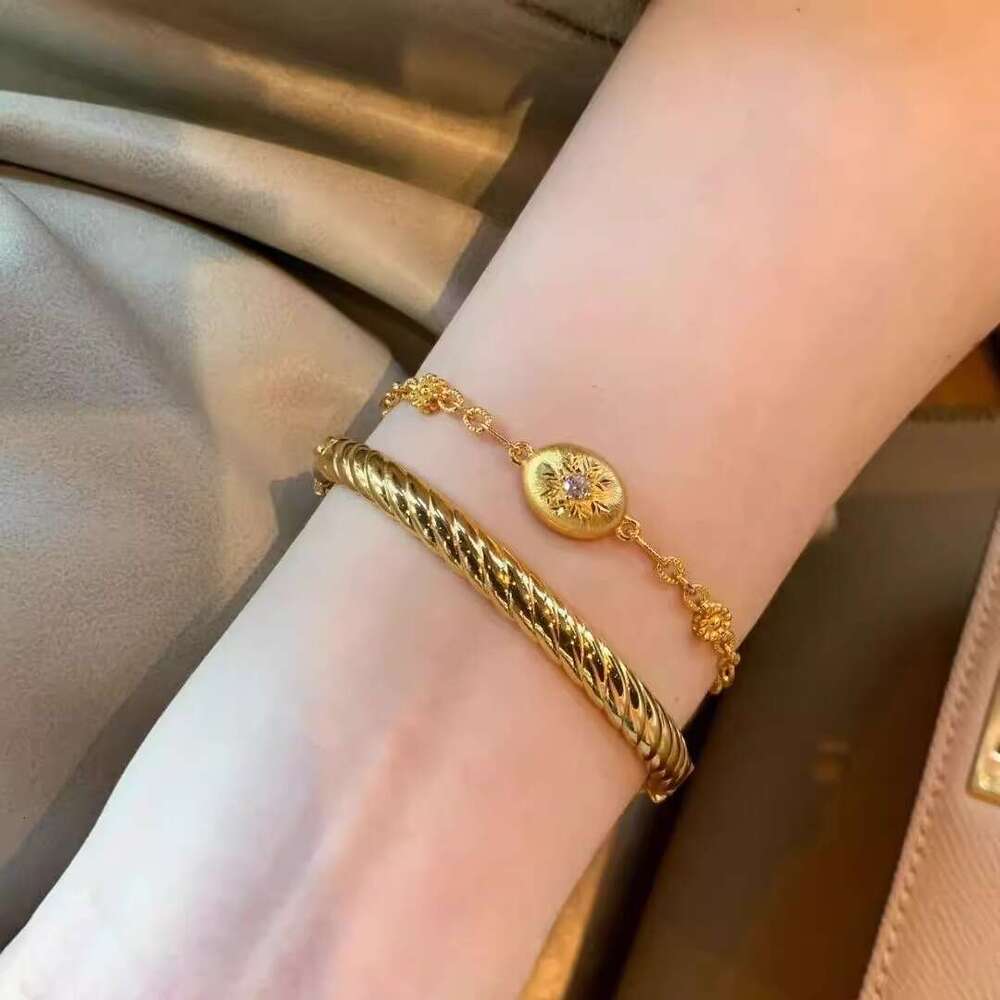New Niche Design Brushed Carved Vintage gold Heavy Craft Light Style Elegant Women's Bracelet